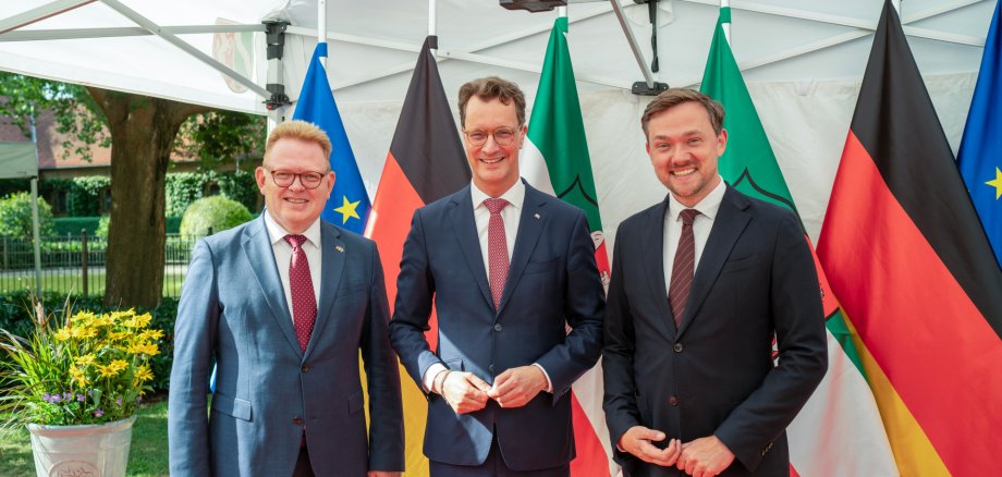 Andreas Hollstein (Honorarkonsul von Litauen), Ministerpräsident Hendrik Wüst, Bürgermeister Peter Horstmann