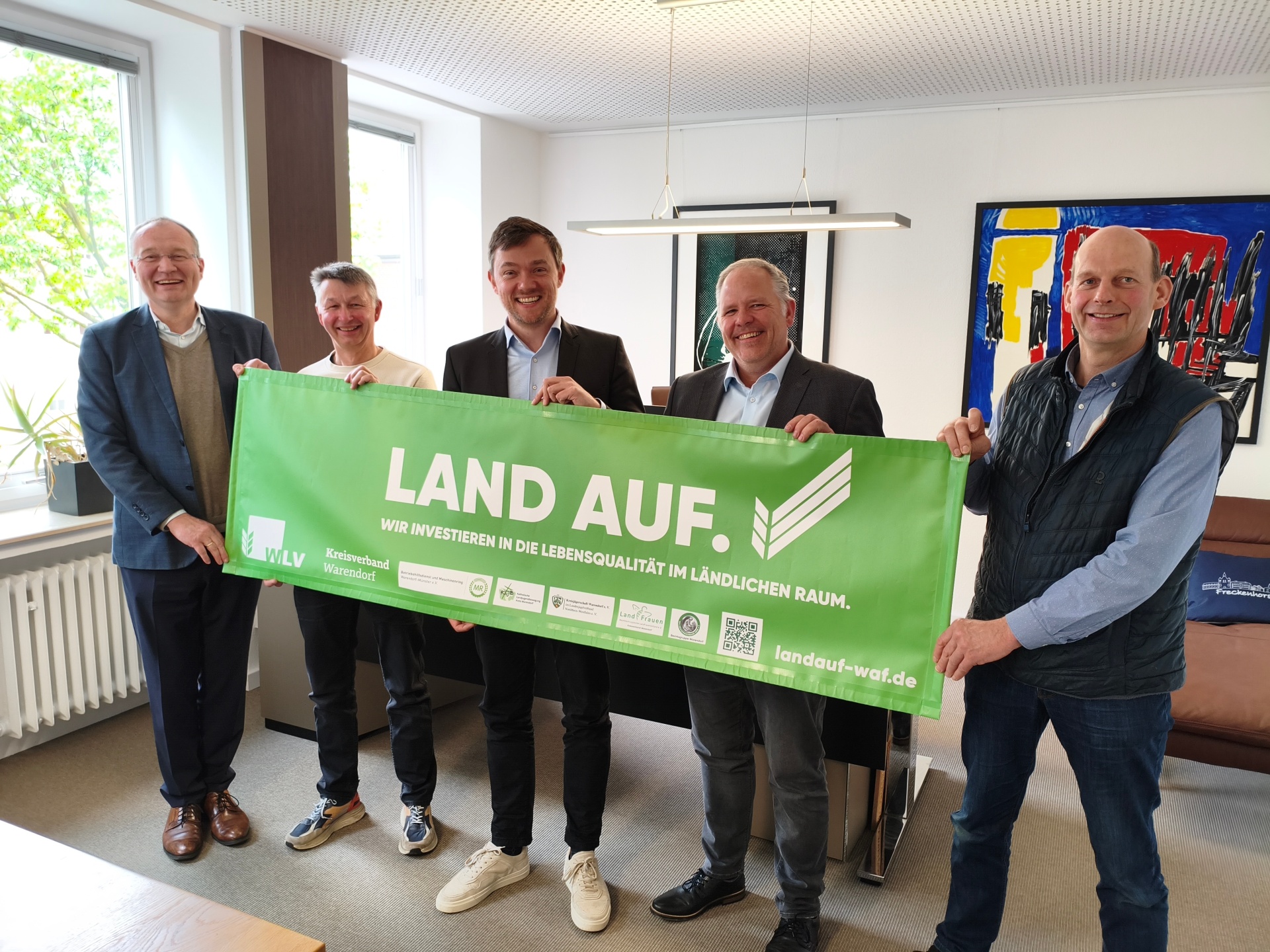 v.l. Dr. Matthias Quas (Geschäftsführer WLV Kreisverband Warendorf), Jochen Kuckelmann (Vors. Landwirtschaftlicher Ortsverband Warendorf), Bürgermeister Peter Horstmann, Andreas Westermann (Vors. WLV Kreisverband Warendorf), Peter Stork (Vors. Landwirtschaftlicher Ortsverband Hoetmar-Freckenhorst)