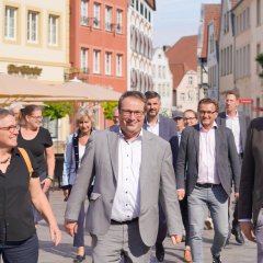 Besuch des Ministers Krischer Gruppenbild mit Minister Krischer in Warendorf