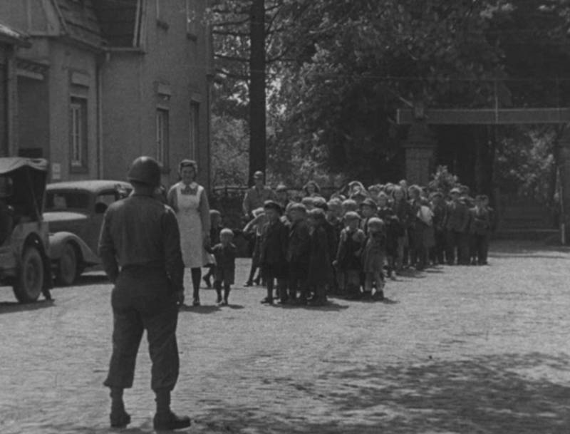 Besuch von Schulklassen 1945 im Landgestüt